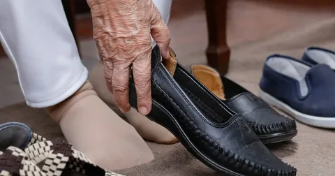 shoes for elderly